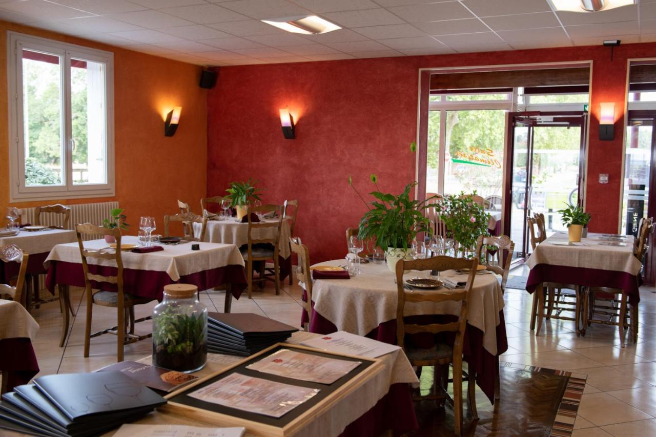 Logis Hotel Restaurant L'Escapade Le Pechereau Экстерьер фото